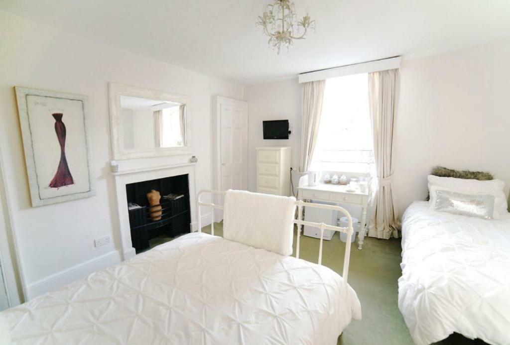 Bed & Breakfast No 4 Ainslie's Belvedere *
